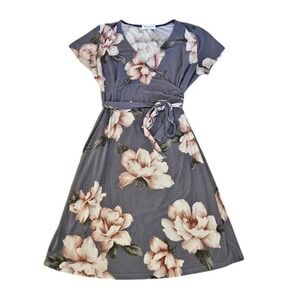 Gilli Wrap Dress Women Small Gray Pink Floral Midi V-Neck Short Sleeve